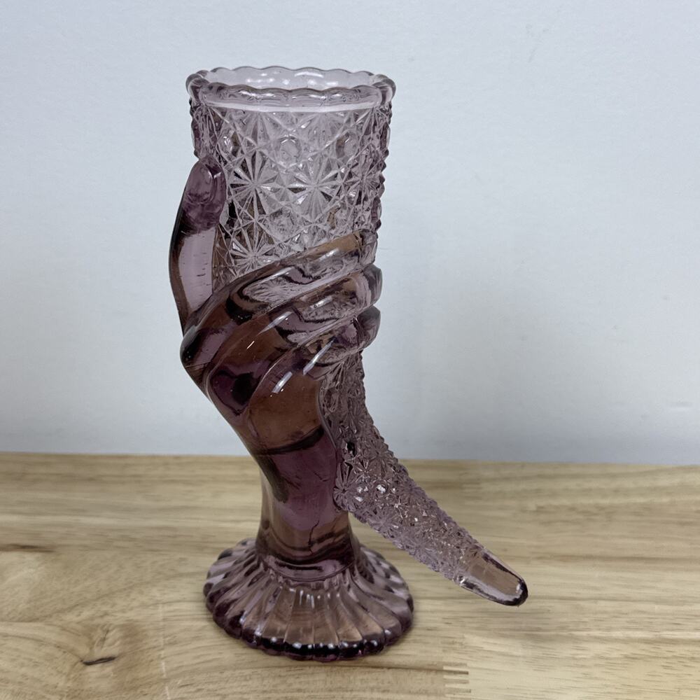 VINTAGE Fenton Art Glass Lavender Hand Holding Cornucopia Vase Daisy & Button 6” - Picture 4 of 9